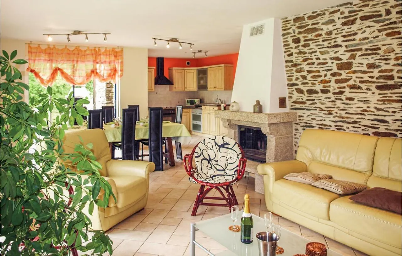 Amazing Home In St Martin Des Pres With Kitchen La Ville Morvan