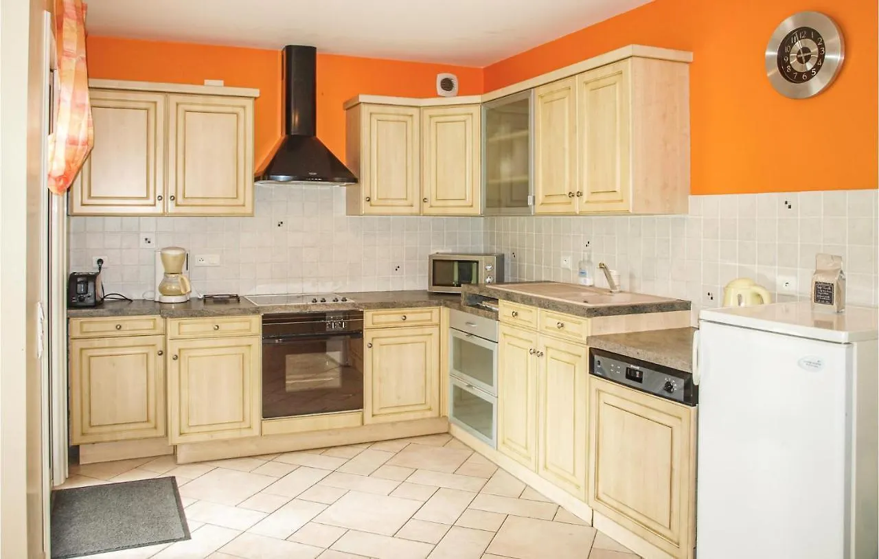 Amazing Home In St Martin Des Pres With Kitchen La Ville Morvan 0*,